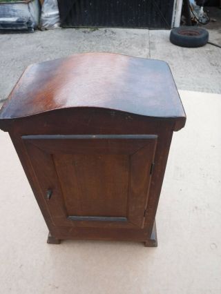 VINTAGE OAK MANTEL CLOCK WITH KEY & PENDULUM. 5