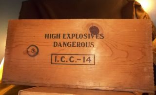 Vintage WOOD Wooden Crate Box Dupont Explosives Red Cross Dovetail 3
