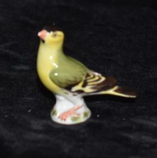 Meissen Miniature Porcelain Bird Figurine - Finch - Model 2997 - 2 1/8 