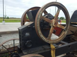 Small Antique Braun Rock Crusher Hit Miss Engine Use 16 Inch Flywheels 2