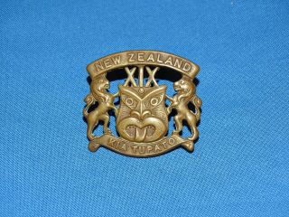 Wwi - Wwii Zealand Cap Hat Badge,  Xix 19th Kia Tupato (183)