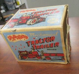 Vintage MARX MOLDED PLASTIC MECHANICAL WIND UP TRACTOR & TRAILER w/ORIG BOX 6