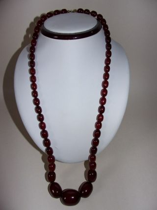 Vintage Art Deco Cherry Amber Bakelite Necklace 53 Graduated Beads 58 Gm 