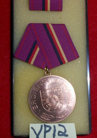 Vp12 East German Bronze Medal For 5 Yrs Service In Civil Defense Of The Ddr