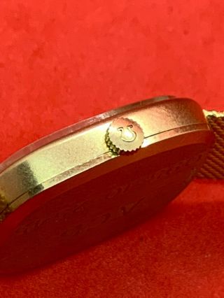 Vintage Men’s Solid 14k Gold Watch And Omega Band 46.  8 Grams Exc Runs NR 9