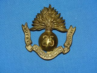 Wwi - Wwii British Cap Hat Badge,  25th Royal Frontiersman Fusiliers (82)