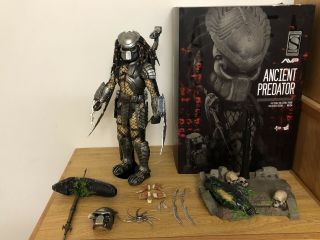 Ancient Predator Hot Toys