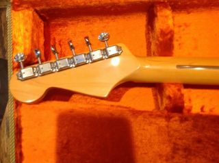 Fender American Vintage Wildwood Thin Skin 1957 Stratocaster. 6