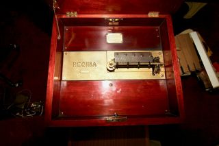 Antique REGINA 15 1/2” Disk Music Box with 44 Disks Mahogany 3
