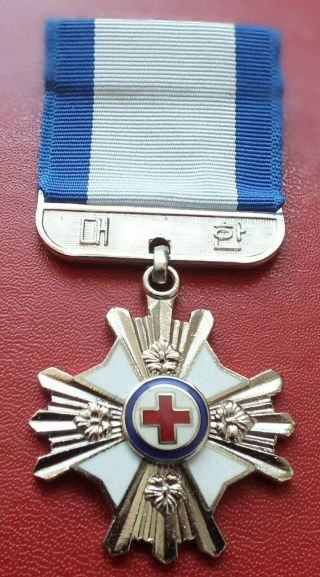 South Korea Red Cross Medal,  Case of Issue badge order 2