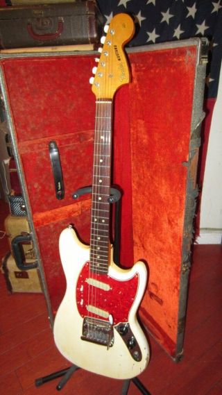 Vintage 1966 Fender Mustang Electric Guitar White W/ Case Slab Board