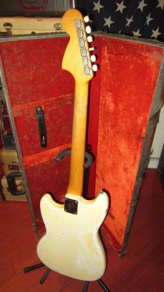 Vintage 1966 Fender Mustang Electric Guitar White w/ Case Slab Board 5