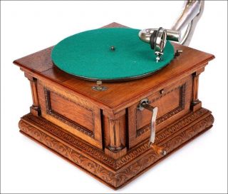 Antique American Victor Monarch Senior Gramophone - Phonograph.  USA,  1905 6