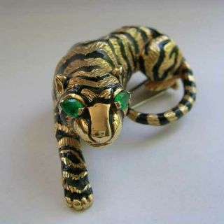 David Webb Gold Tiger Brooch With Emerald Eyes 49.  8g