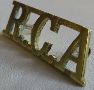 RCA ROYAL CANADIAN ARTILLERY WWI SHOULDER TITLE w/ SERIF 1 - 5/8 