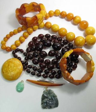 Antique Round Egg Yolk Baltic Amber Necklace w/ 30 - MM Center Bead 137.  5 Grams 10