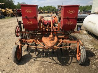 Allis Chalmers Model G Antique Tractor 2