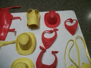 VINTAGE MARX BEST OF THE WEST JAY AND JAMIE WEST RED AND YELLOW ACCESSORIES 3
