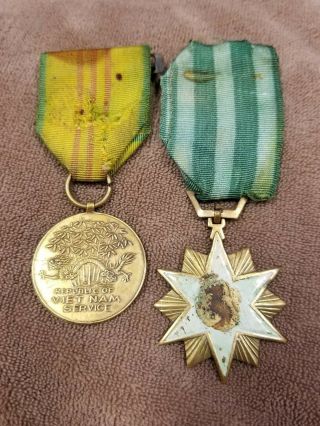 Vietnam War Service Medal Pair Theater Made Issued To Us Veteran