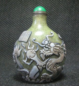 Tradition Chinese Glass Carve Dragon Play Design Snuff Bottle