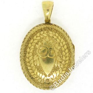 Antique Large 18k Yellow Gold Hand Engraved Detailed Etched Dual Locket Pendant 5
