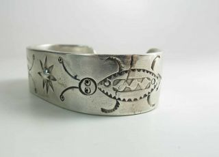 Heavy Antique 1st Period Navajo Ingot Silver Cuff Bracelet W/ Insects 60.  4 Grams 5