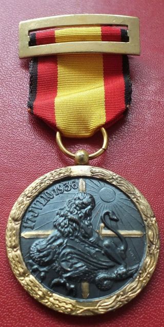 Spain Spanish 1936 - 39 Civil War Condor Legion Medal,  Paper Case order badge 2