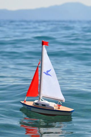 Gunther Giggi Sailboat - Big Fun Packed Into A Little Boat
