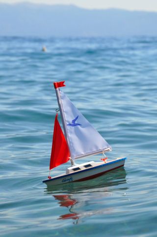 Gunther Giggi sailboat - Big fun packed into a little boat 2