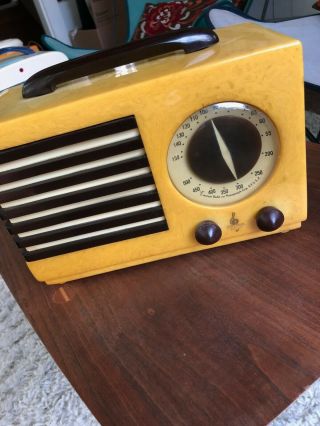 VINTAGE 1940s EMERSON CATALIN BAKELITE ANTIQUE OLD TUBE RADIO,  AMBER 2