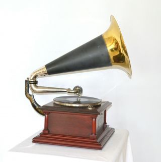 ANTIQUE VICTOR IV PHONOGRAPH WITH HORN,  BONUS - WE SHIP WORLDWIDE 2