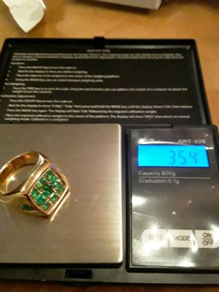 35.  4 GRAMS MEN ' S 18K SOLID GOLD COLOMBIAN EMERALD RING 7