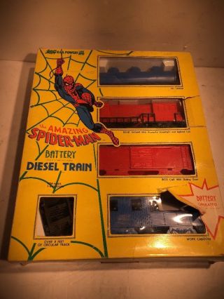 Vintage Spider - Man Battery Powered Diesel Train 4 Cars - Durham 1978