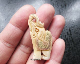 Vintage Handwork Bone Netsuke Necklace Pendant Carving Elephant Sysn - 047