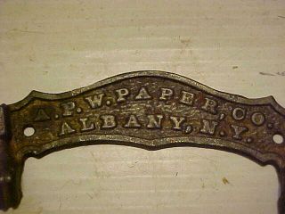 ANTIQUE CAST IRON A.  P.  W.  PAPER CO.  TOILET PAPER HOLDER ALBANY YORK 2