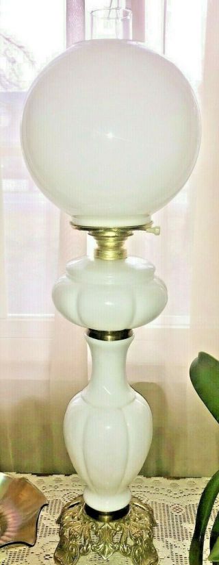 Vintage Gone - With - The - Wind Electric Milk Glass Parlor Lamp