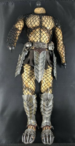Hot Toys Mms250 Avp Ancient Predator 2.  0 1/6 Body With Skirt And Boots