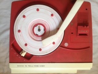 Vintage Show ' N Tell Phono Viewer in Red.  General Electric 1965.  Working/Tested. 4