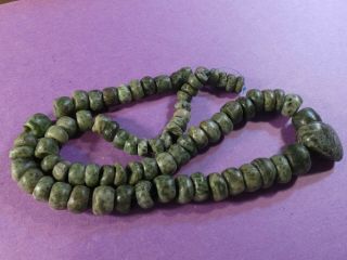 ANCIENT PRE - COLUMBIAN MESOAMERICAN RICH GREEN JADE CELT NECKLACE 18 1/2 INCHES 3
