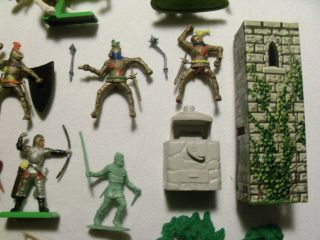 24 MARX LIDO BRITANS ROBIN HOOD GOLD KNIGHTS CRUSADERS 54MM 1/32 PLASTIC PLAYSET 5