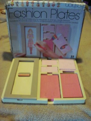 Vintage 1978 Tomy Barbie 15 Fashion Plates,  Tray,  Crayon Holder,  2508