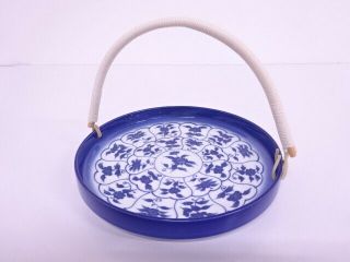 73160 Japanese Porcelain Tachikichi Handled Tray Sometsuke Flower