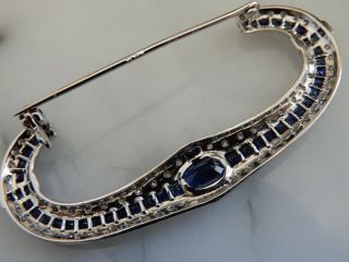 A FABULOUS 18 CT WHITE GOLD SAPPHIRE AND DIAMOND BROOCH 8