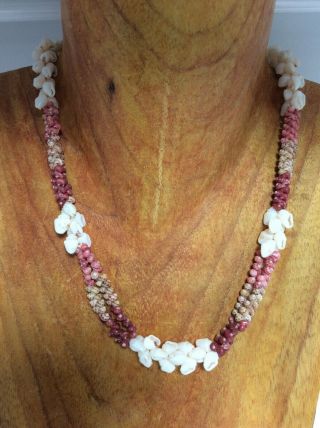 Hawaiian 100 Niihau Momi And Kahelelani Shell Necklace 17 1/2”