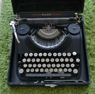 Antique/Vintage 1930s BARR Yiddish Language Portable Typewriter 10