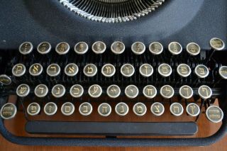 Antique/Vintage 1930s BARR Yiddish Language Portable Typewriter 2