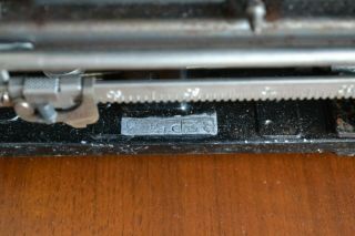 Antique/Vintage 1930s BARR Yiddish Language Portable Typewriter 7