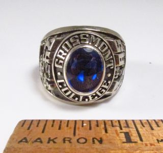 Vintage 1974 Grossmont College El Cajon CA 10K Gold Men ' s Class Ring Sz 11.  5 6