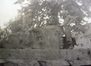 Captured German Mk VI Tiger I tank photo grouping 3