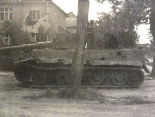Captured German Mk VI Tiger I tank photo grouping 4